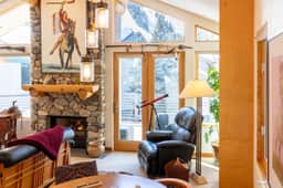 Warm Springs Ski Way Home | Pool, Pickleball, and More!