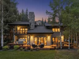 Luxury Warm Springs Retreat: Riverfront, Hot Tub, & Steps to Lifts