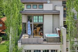 Alpine Rowhouse - Boutique Luxury in Town