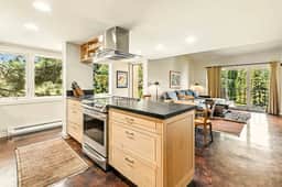 127 Saddle Road #E9
