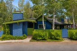 Charming Downtown Cottage | Patio & Prime Location