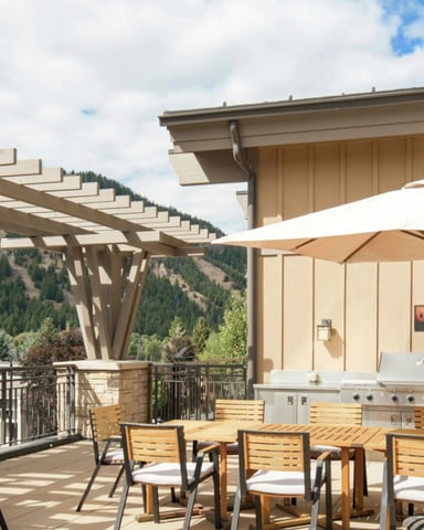 Urban Convenience, Mountain Peace