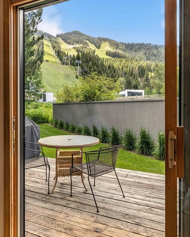 Dining and mountain culture