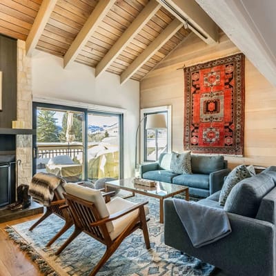 1572 Snowcreek