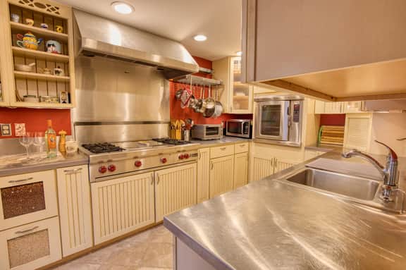 531 N 3rd Ave W #1