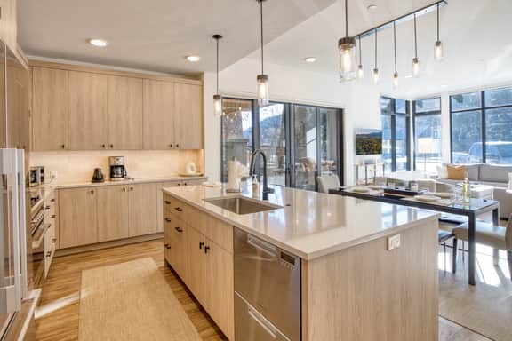 660 N 1st Ave #101