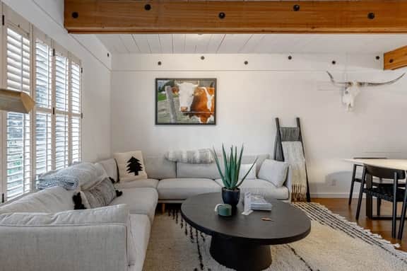 1352 Dollar Meadows