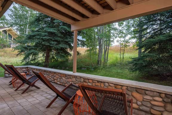 1546 Snowcreek