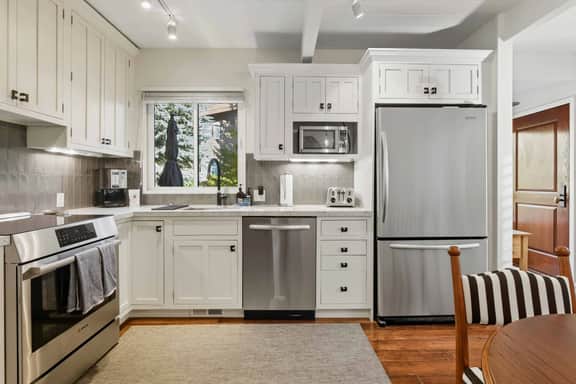 1357 Dollar Meadows