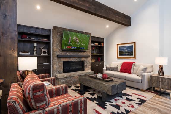 Snowcreek Retreat at Dollar | Walk to Dollar Mountain + Lodge | Hot Tub