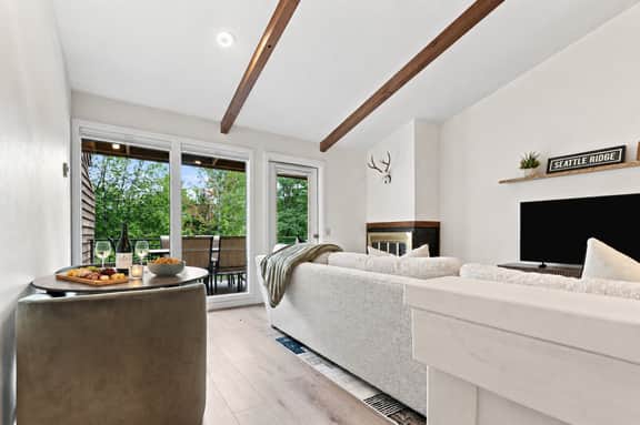 Four Seasons Retreat | Minutes to Skiing and Downtown