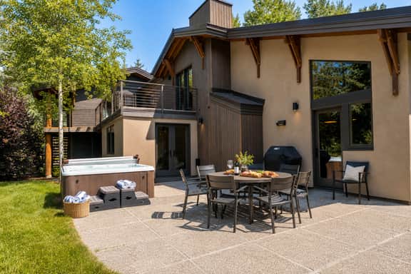 The Sawtooth Modern | Designer Build | Hot Tub | River Access