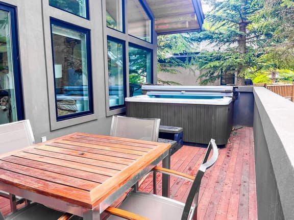 Slope-Side Chic: Home with Hot Tub
