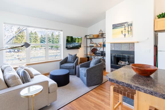 720 S 4th Ave