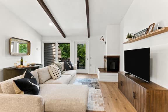 Four Seasons Retreat | Minutes to Skiing and Downtown