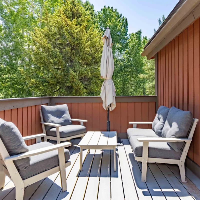Spacious Sun Valley Condo with Private Creekside Deck