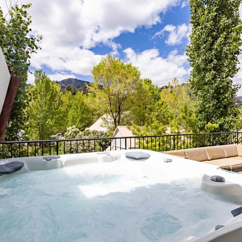 Alpine Rowhouse - Boutique Luxury in Town