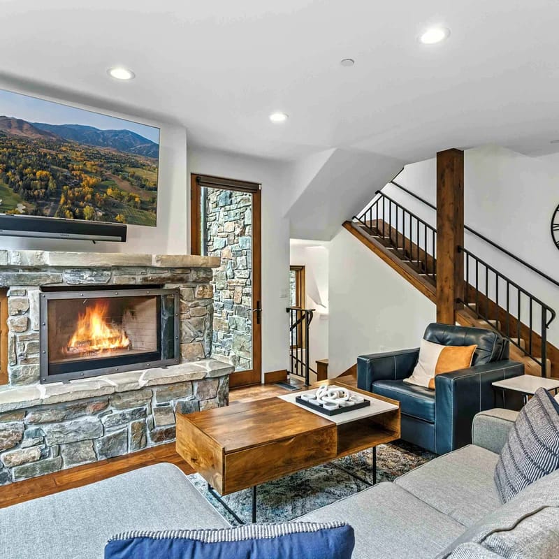 The Aspen Nook at SkiView | Walk to Town & Ski